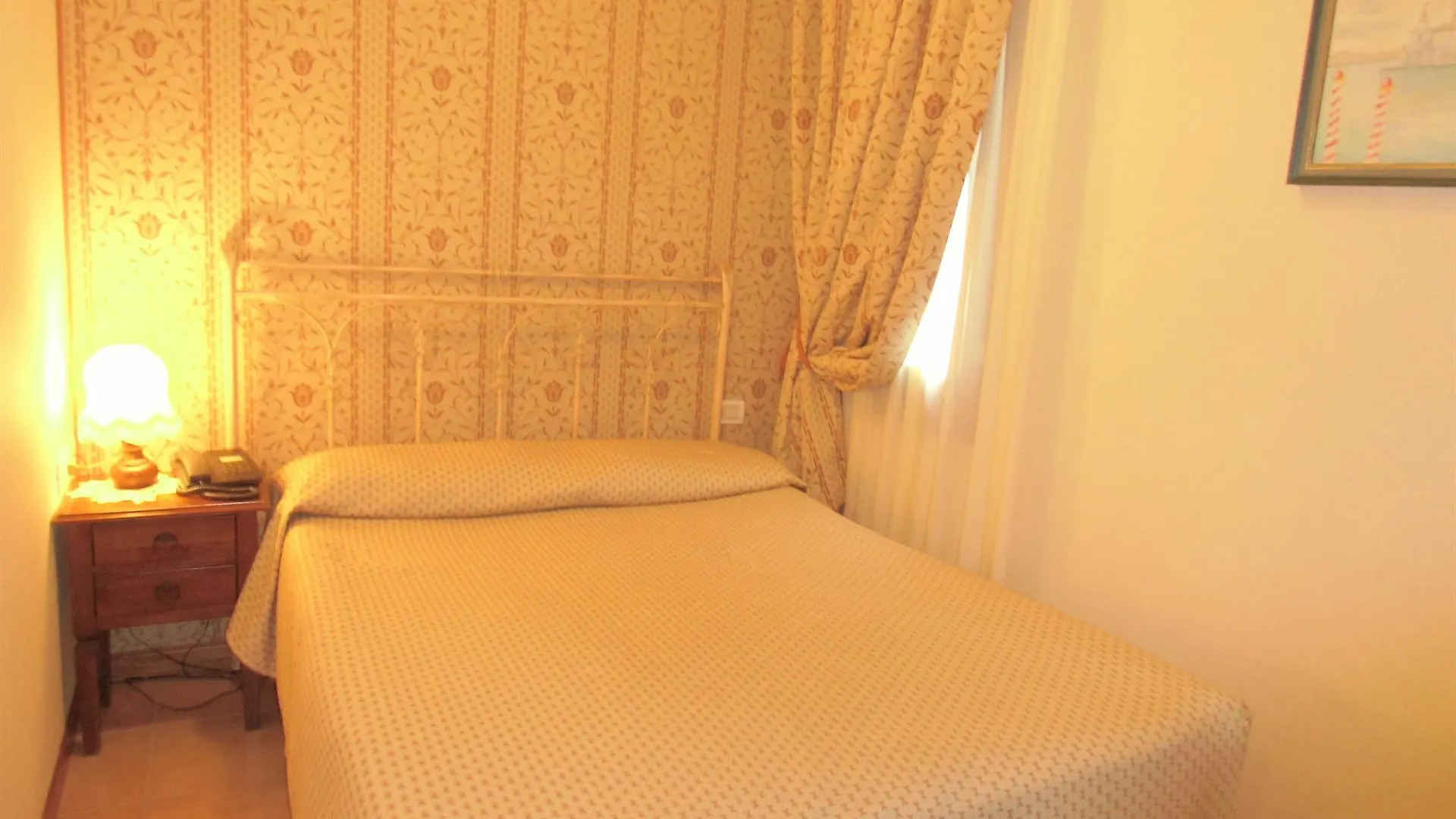 Locanda Herion Venice 2*,  Italy
